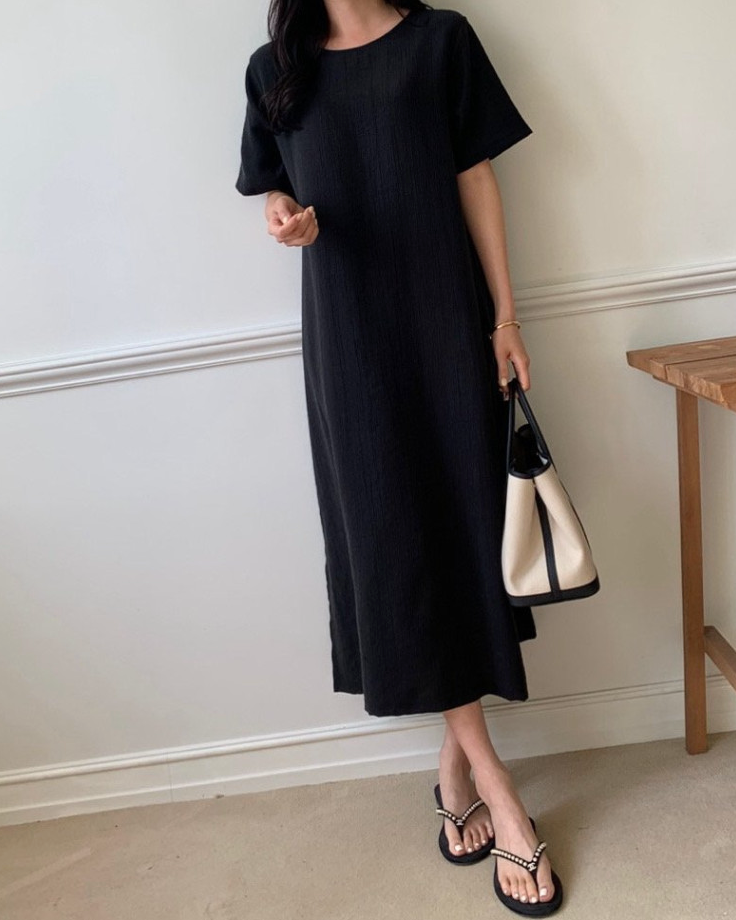 Minimal round neck dress