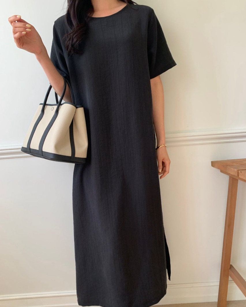 Minimal round neck dress