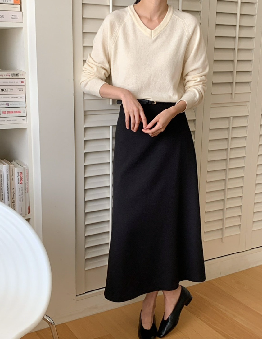 (F/W) Cashmere blend V neck sweater