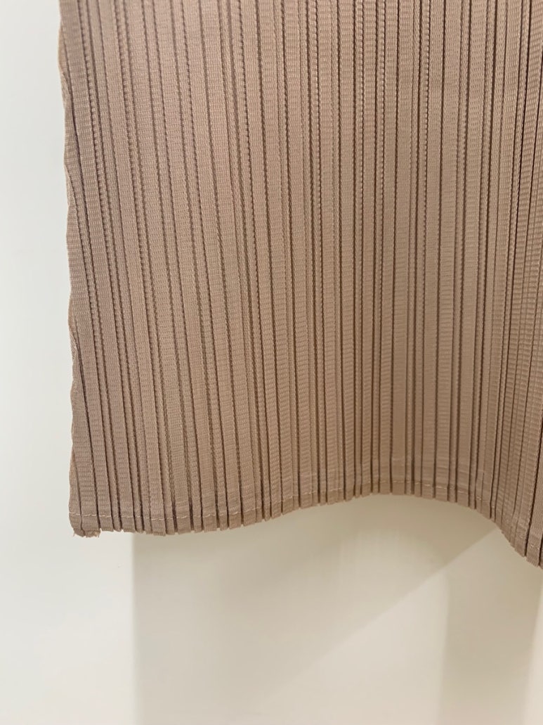 Pleated sleeveless dress