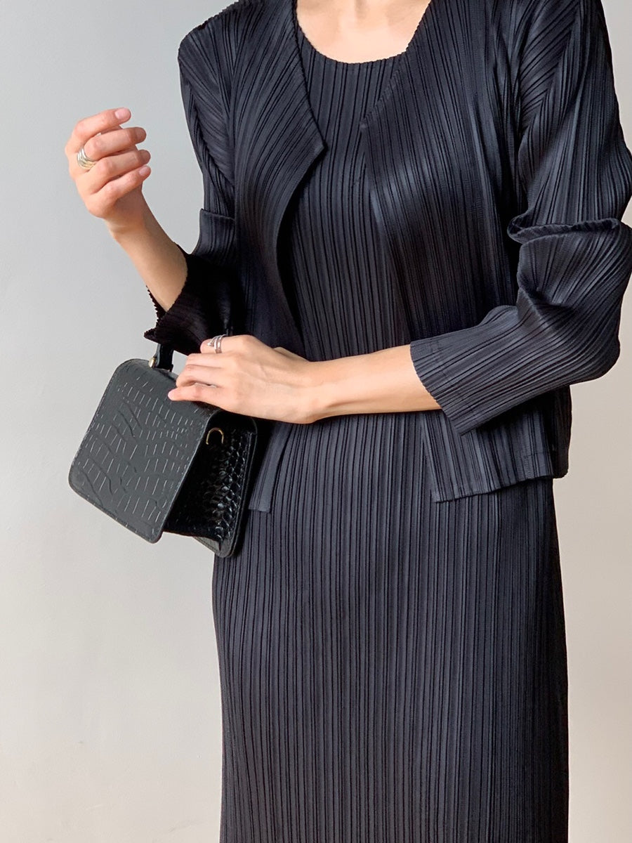 Pleated sleeveless dress