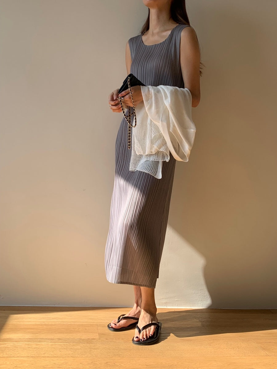 Pleated sleeveless dress