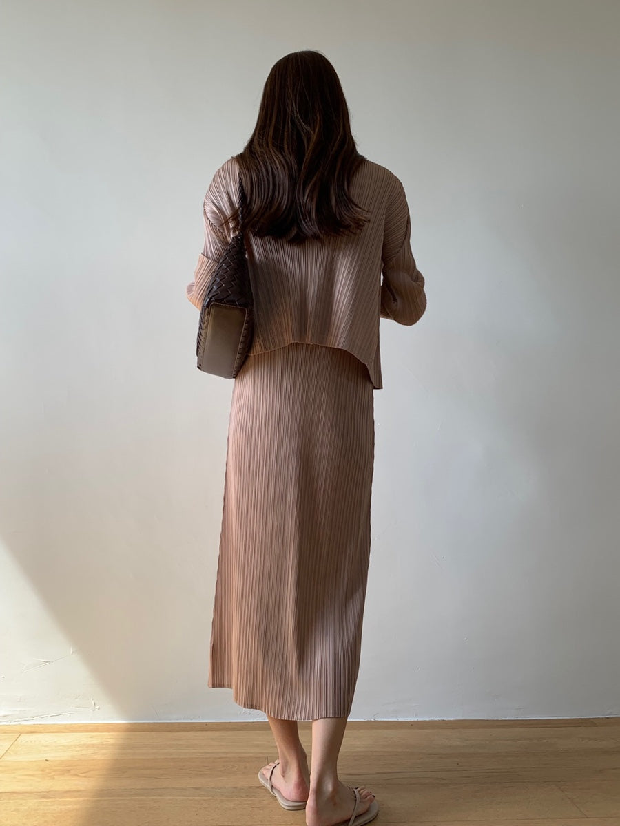 Pleated sleeveless dress
