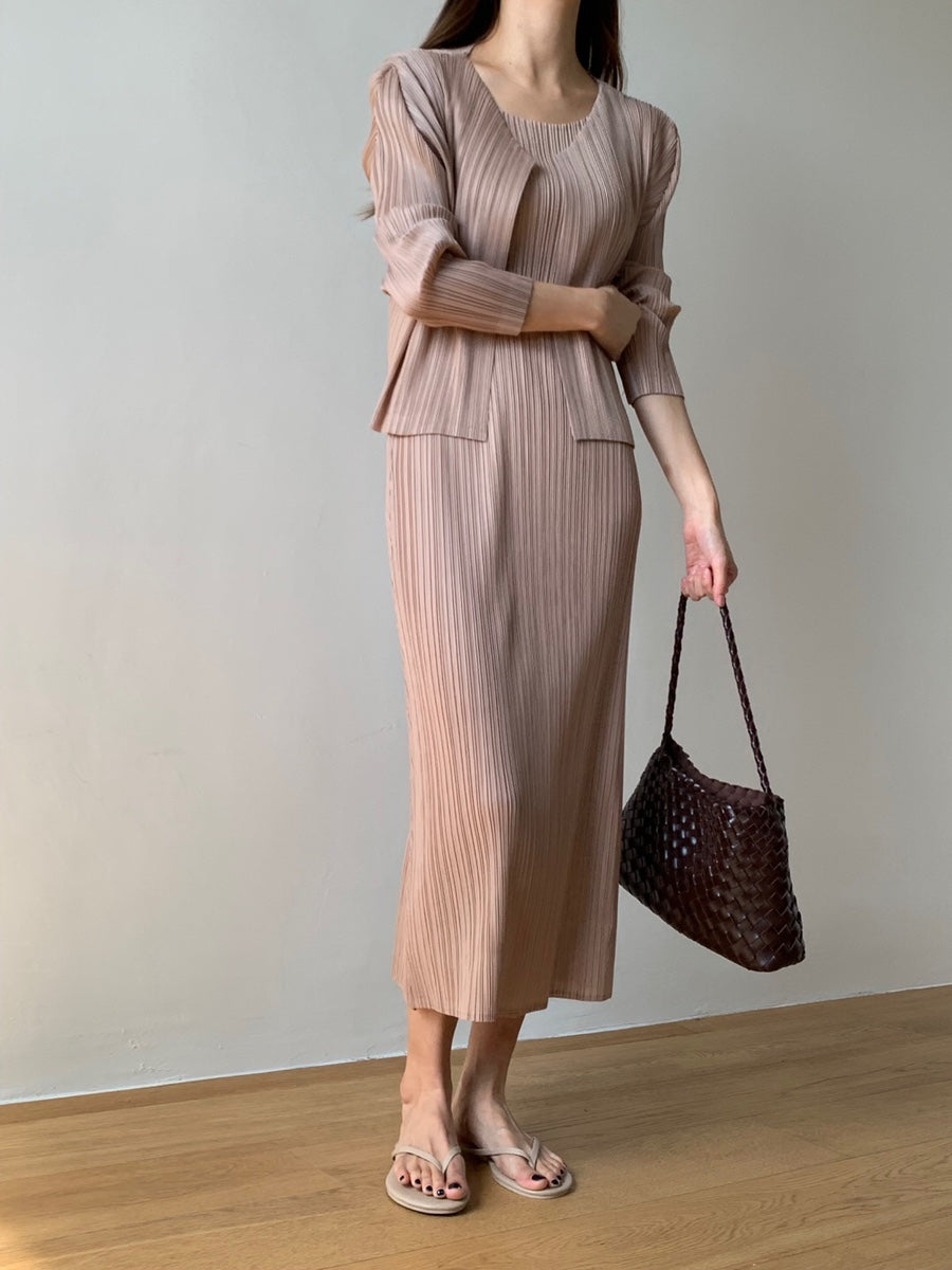 Pleated sleeveless dress