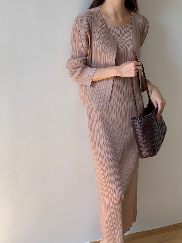 Pleated sleeveless dress