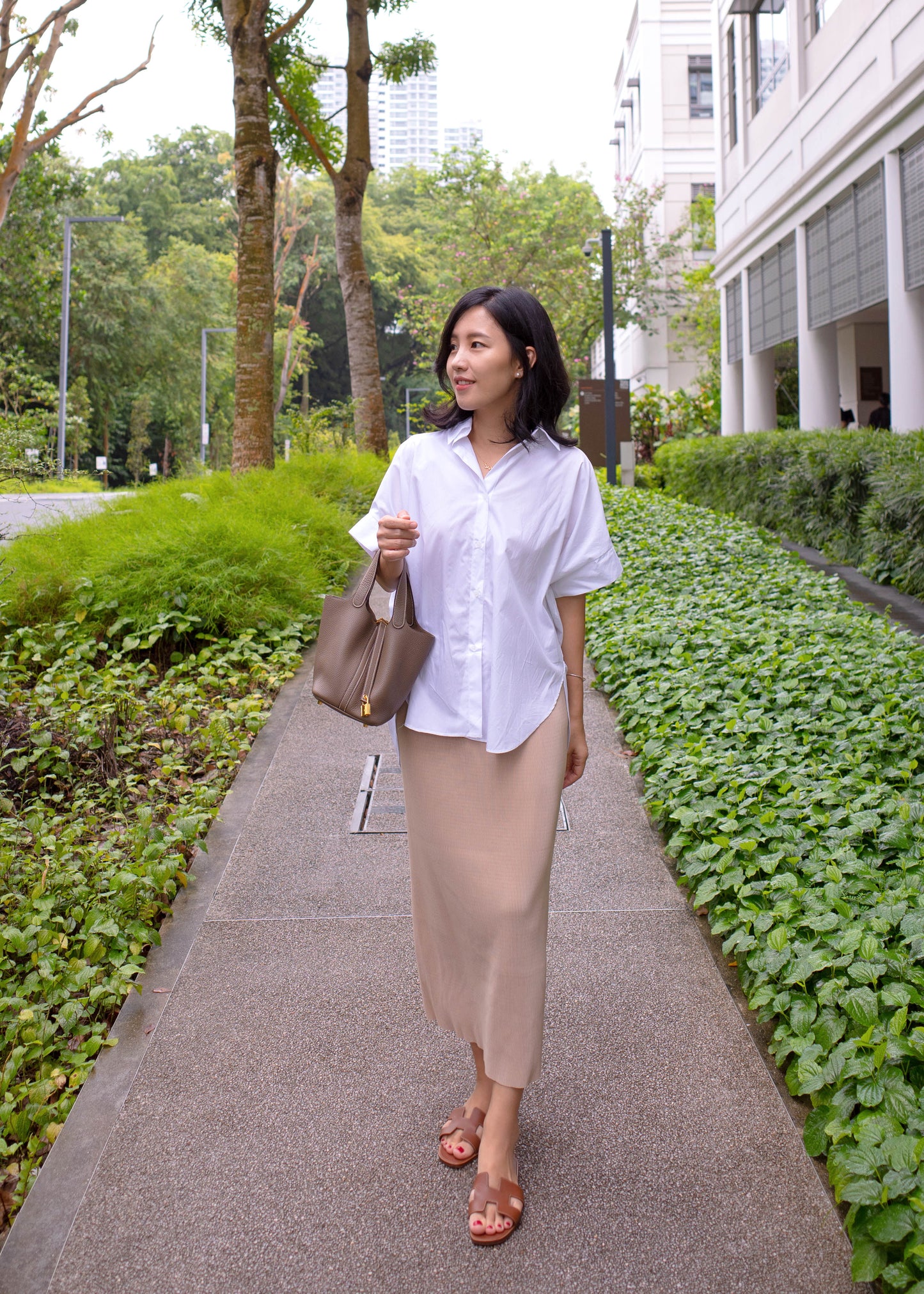 Back shirring cotton shirt