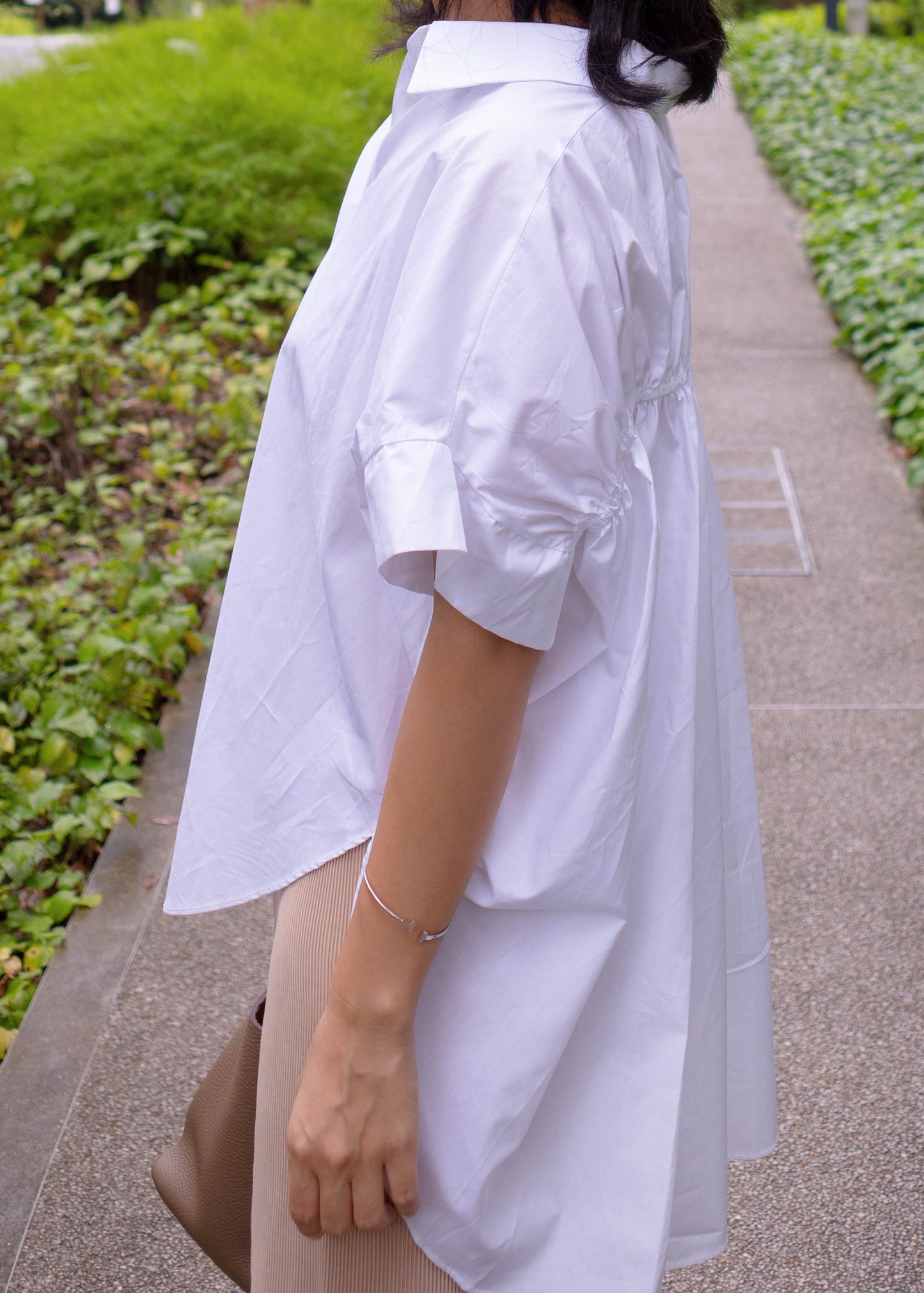 Back shirring cotton shirt