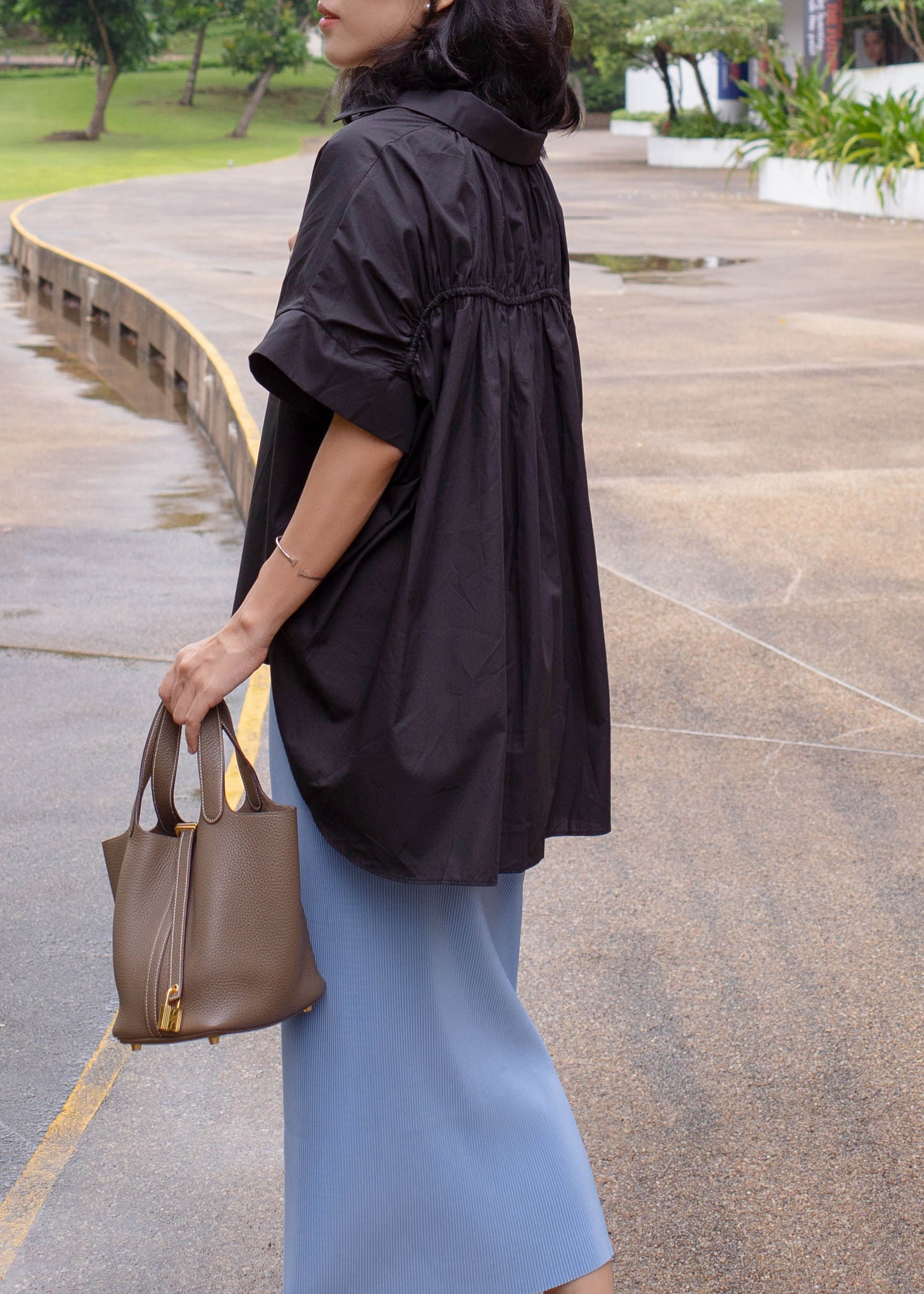 Back shirring cotton shirt