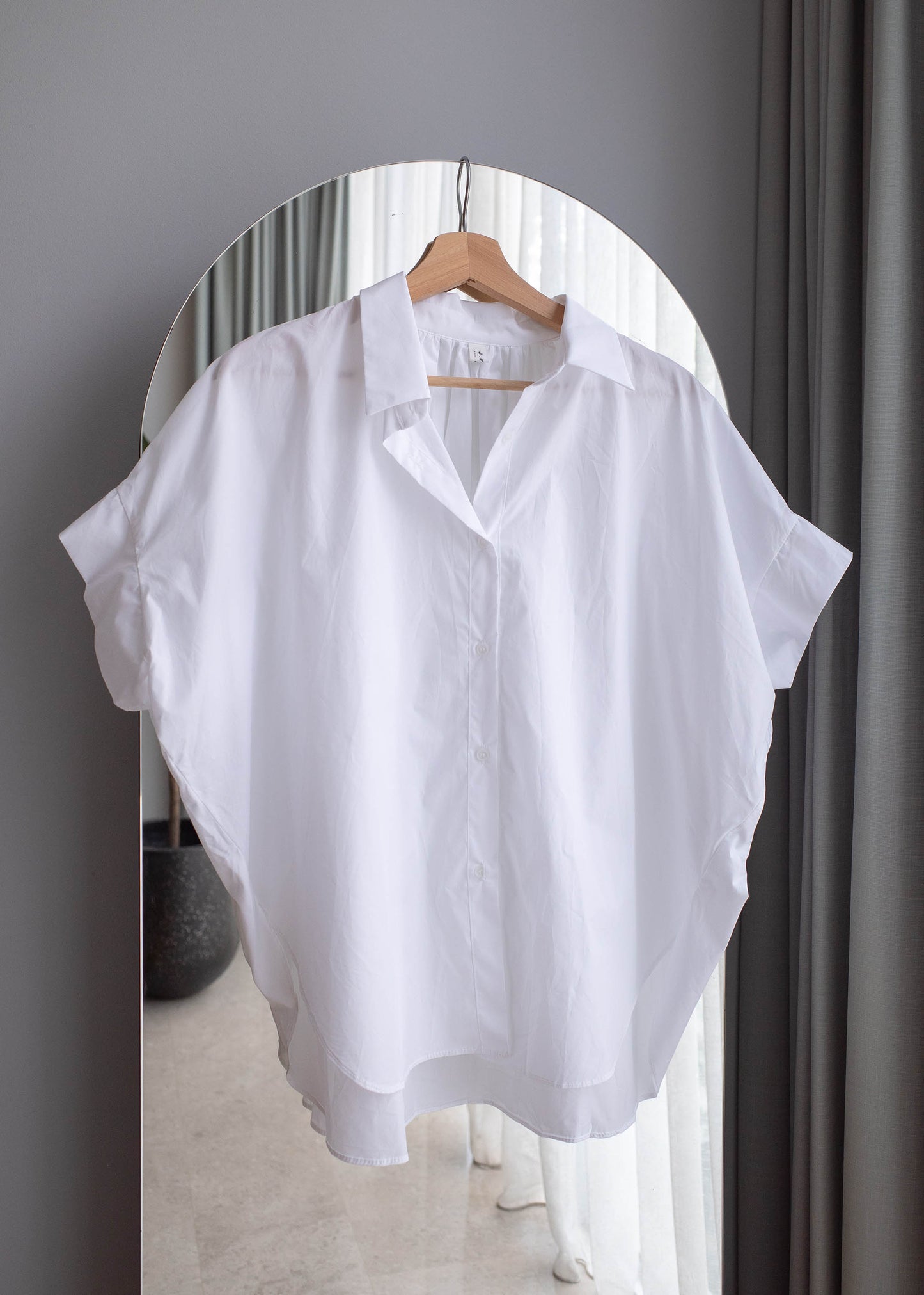 Back shirring cotton shirt