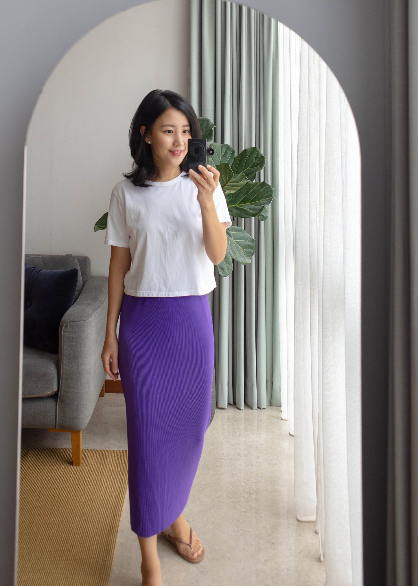 Slim pleats skirt