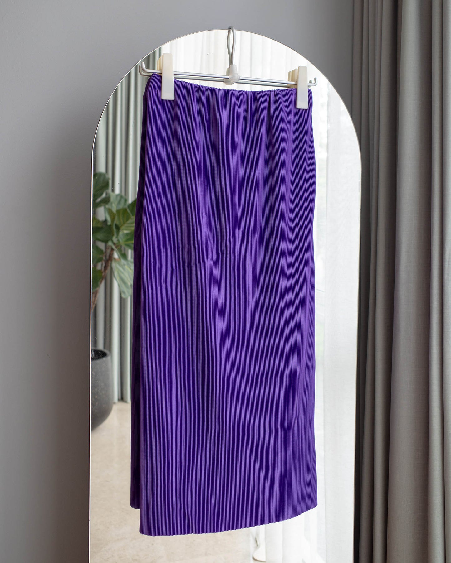 Slim pleats skirt