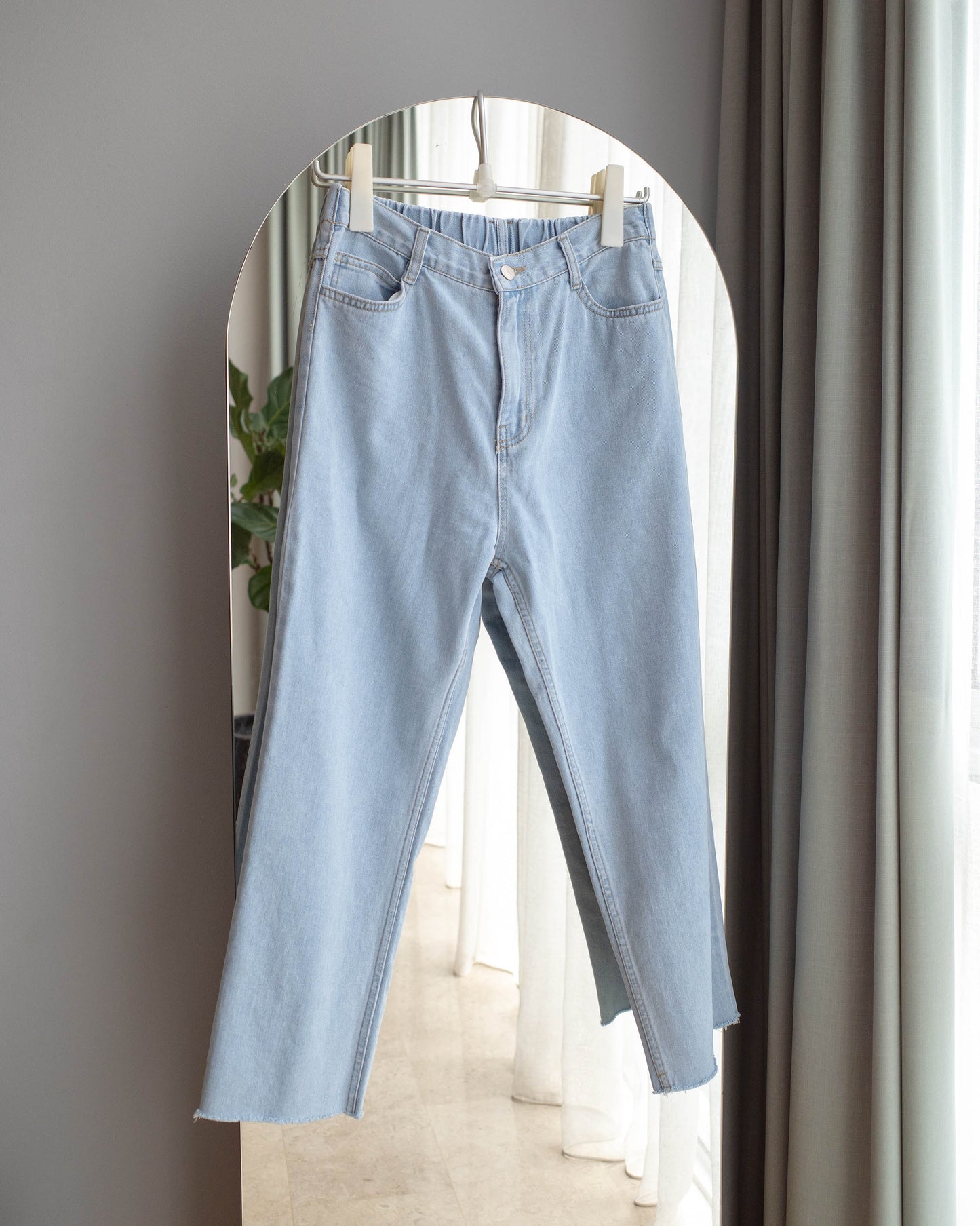 Relaxed fit cropped jeans