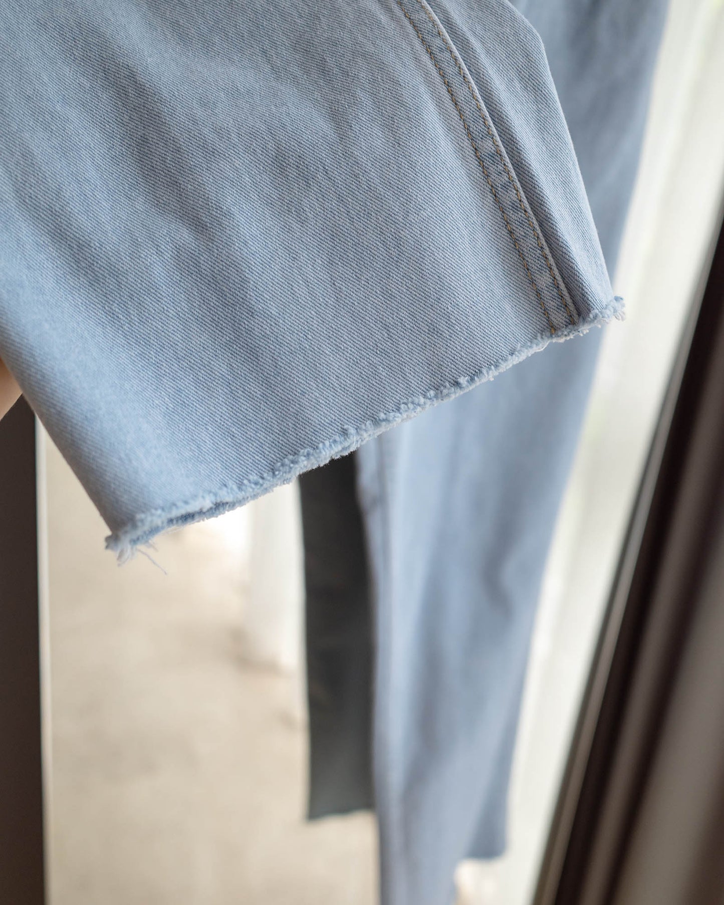 Relaxed fit cropped jeans