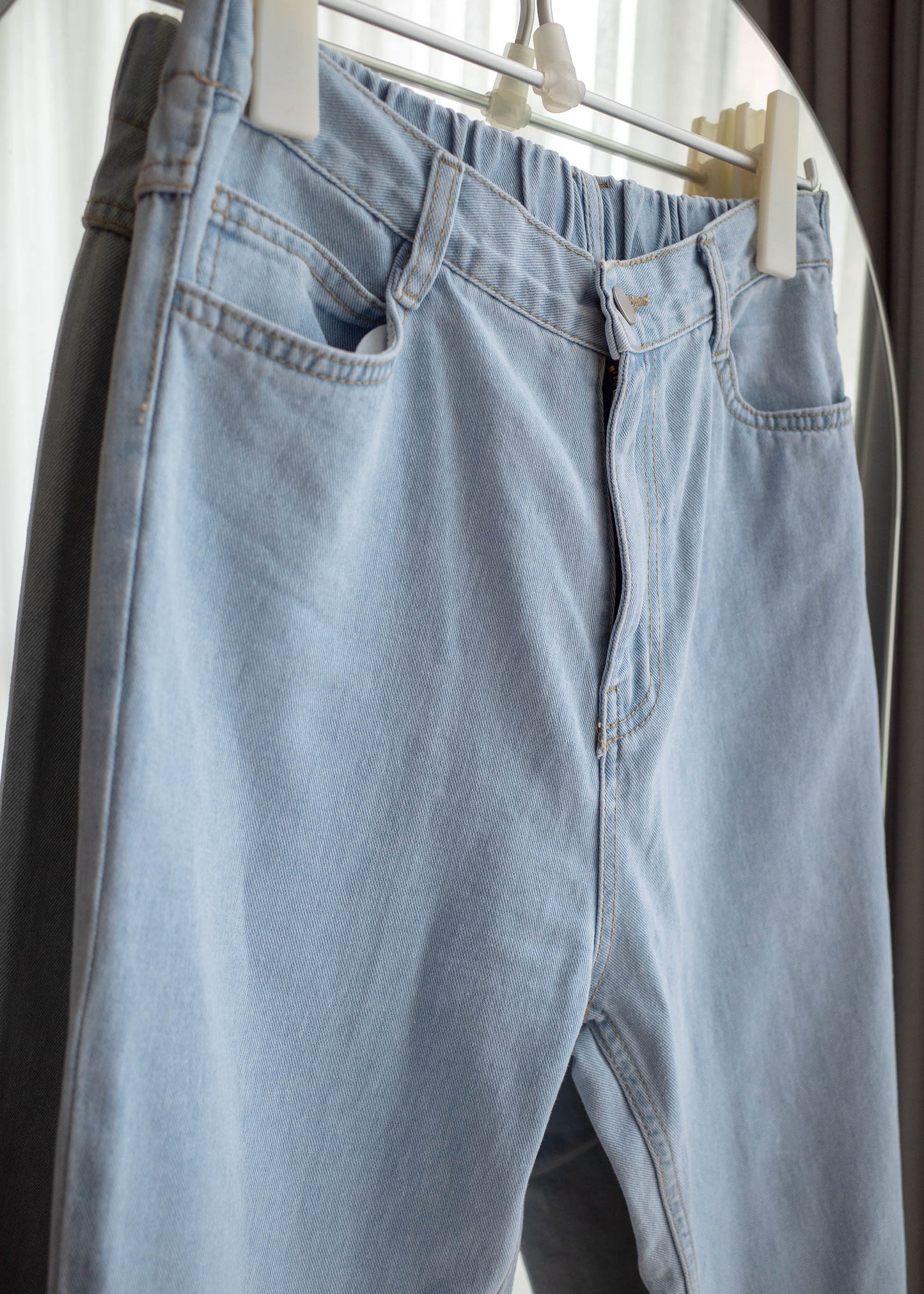 Relaxed fit cropped jeans