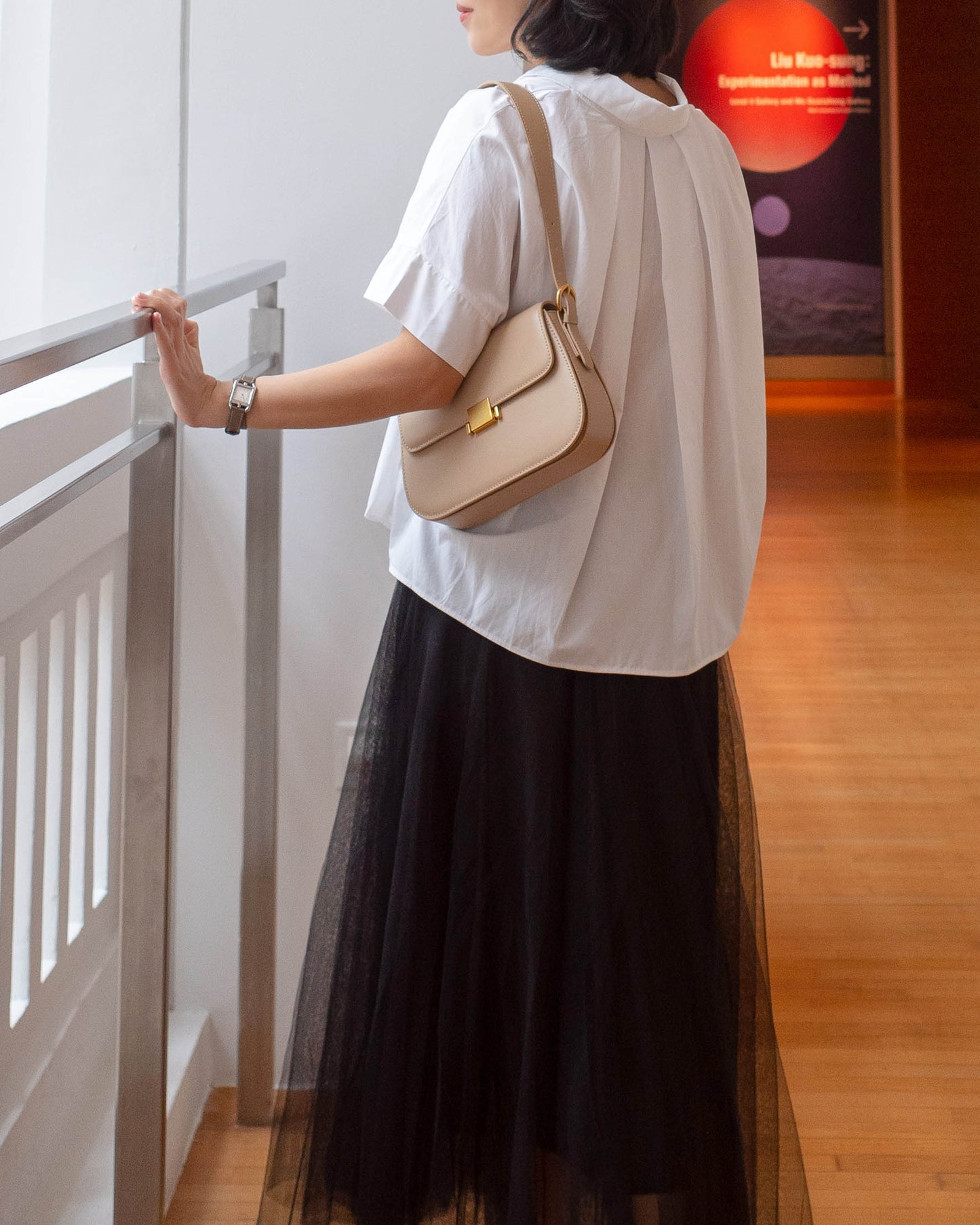 Back pleated shirt