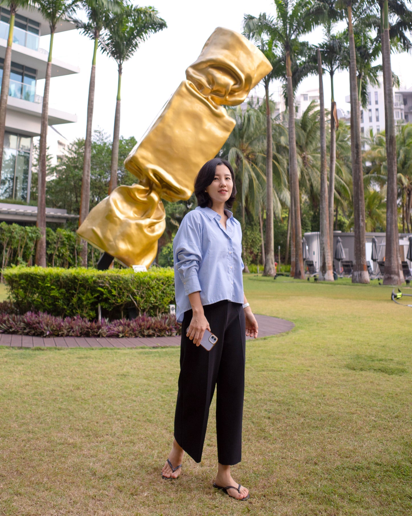 Back pleated shirt