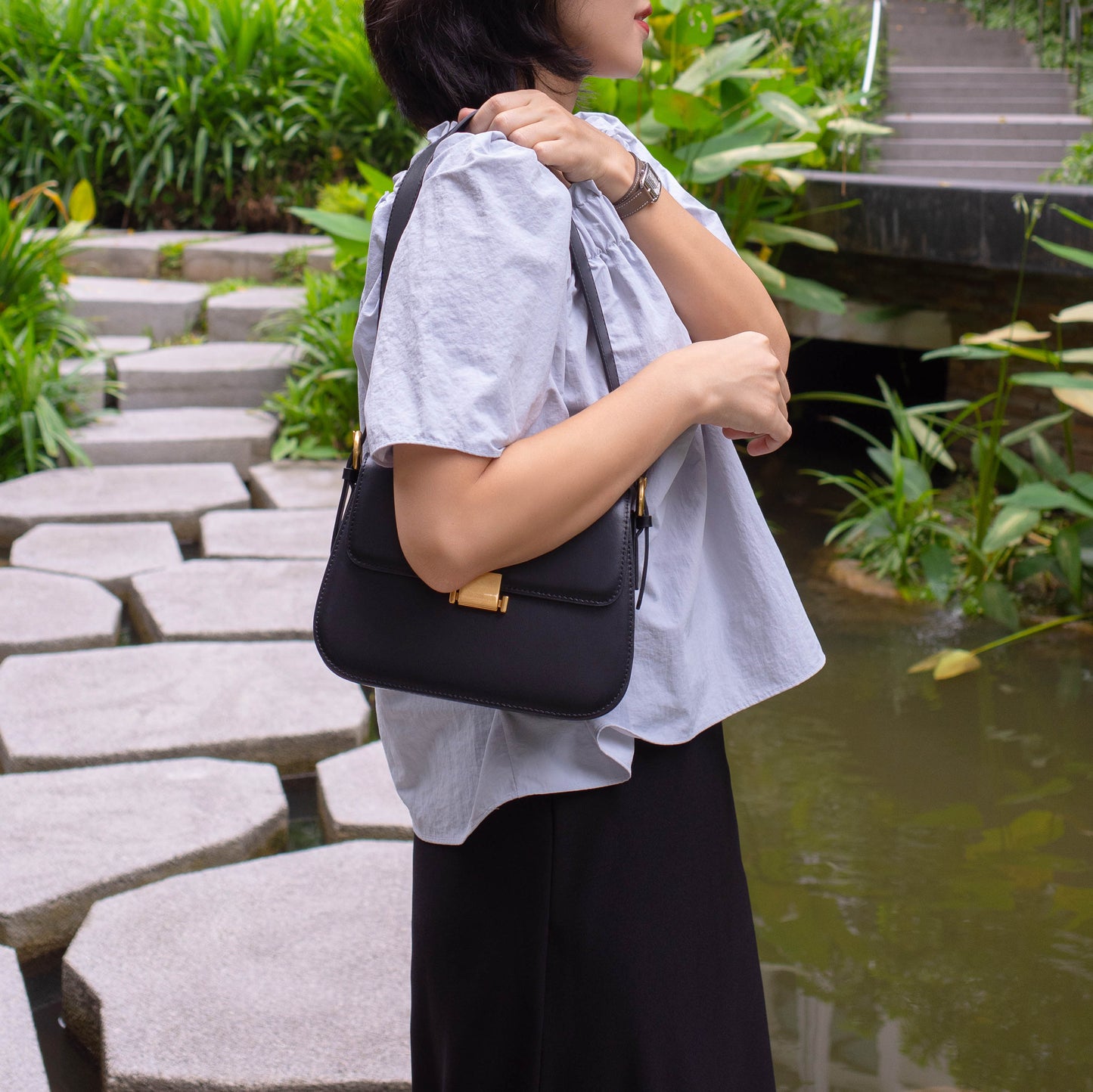 Shirring square blouse