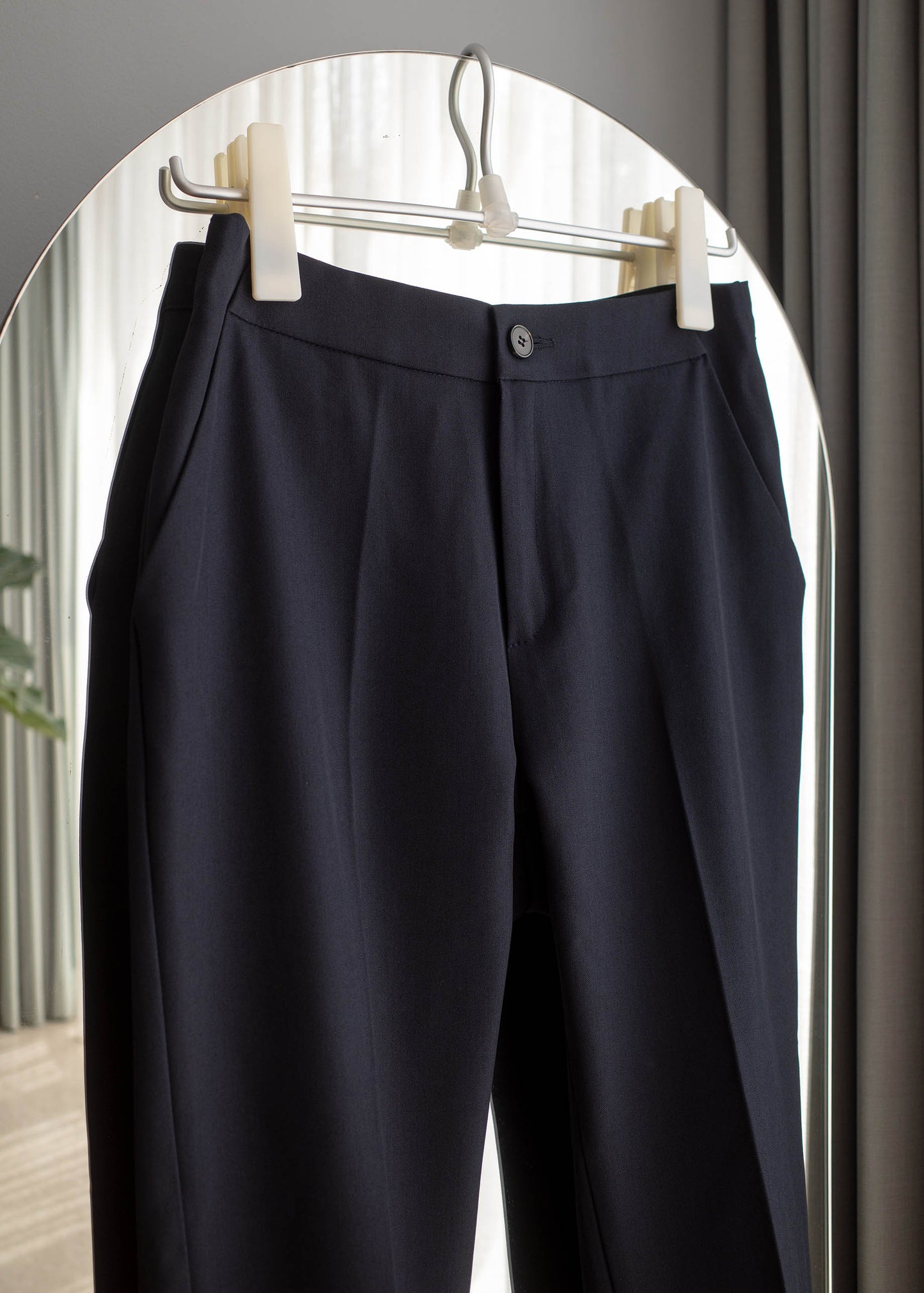 Minimal slim slacks