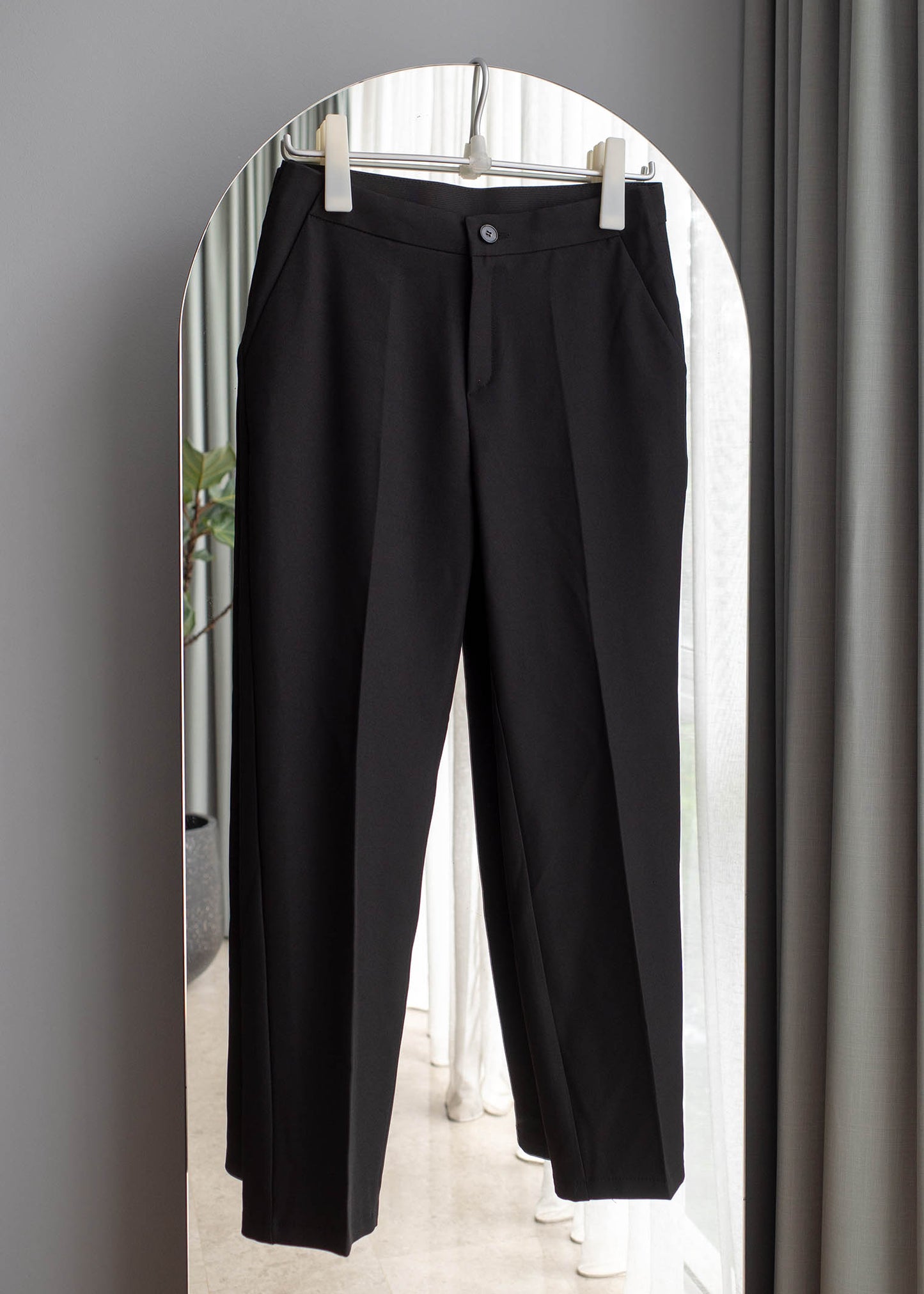 Minimal slim slacks