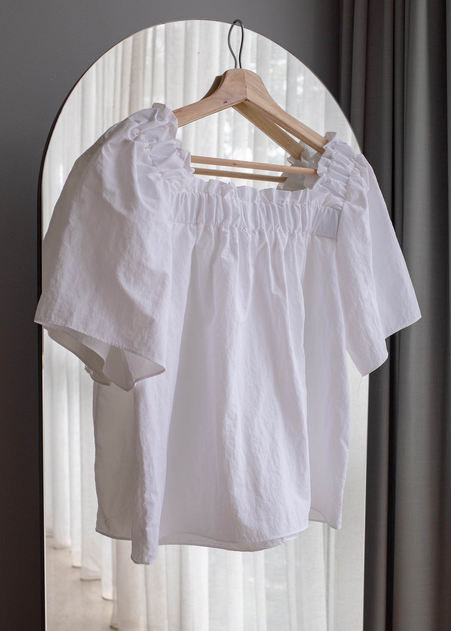 Shirring square blouse