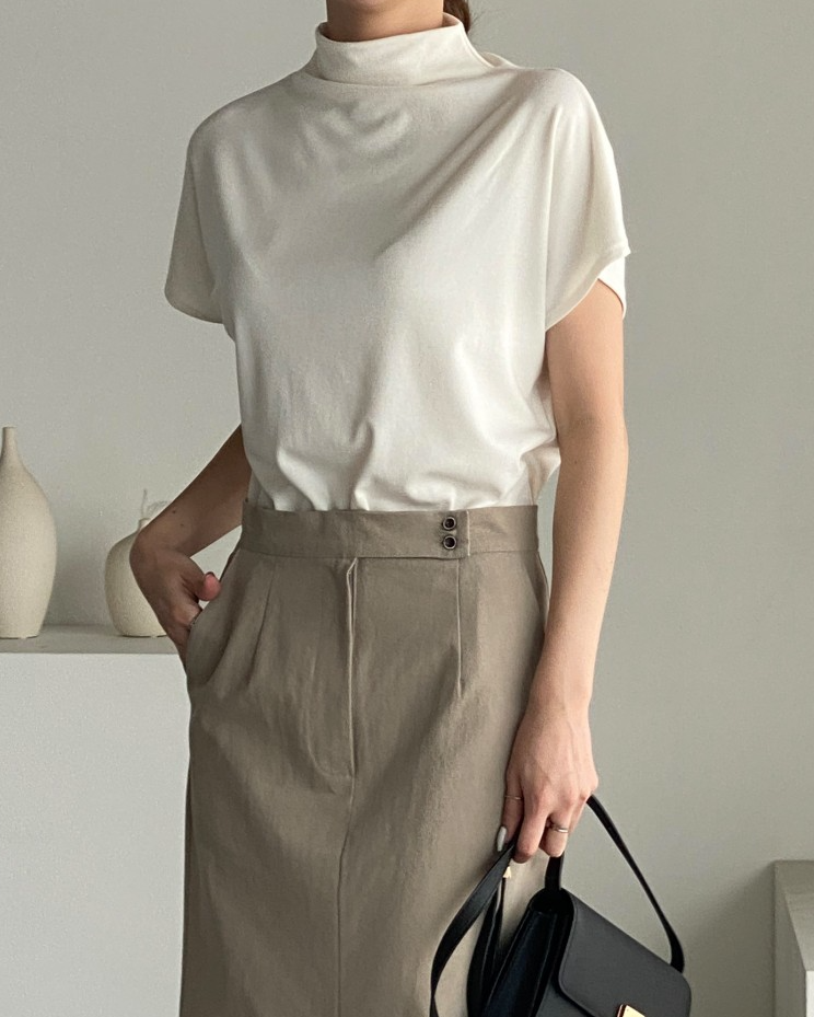 Bari half neck tee