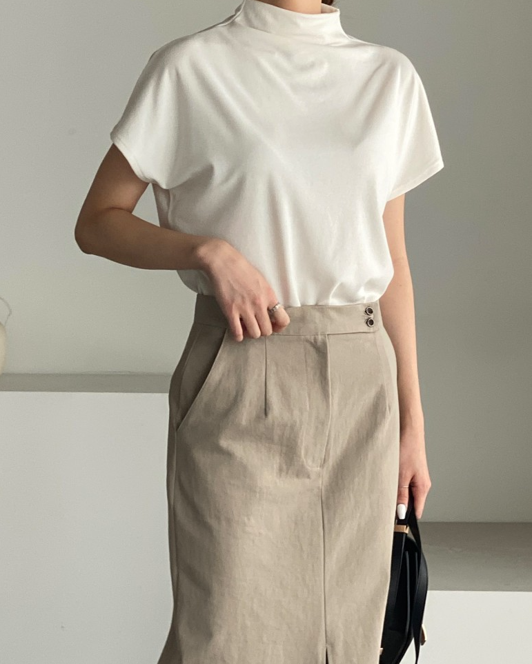 Bari half neck tee