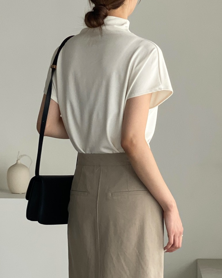 Bari half neck tee