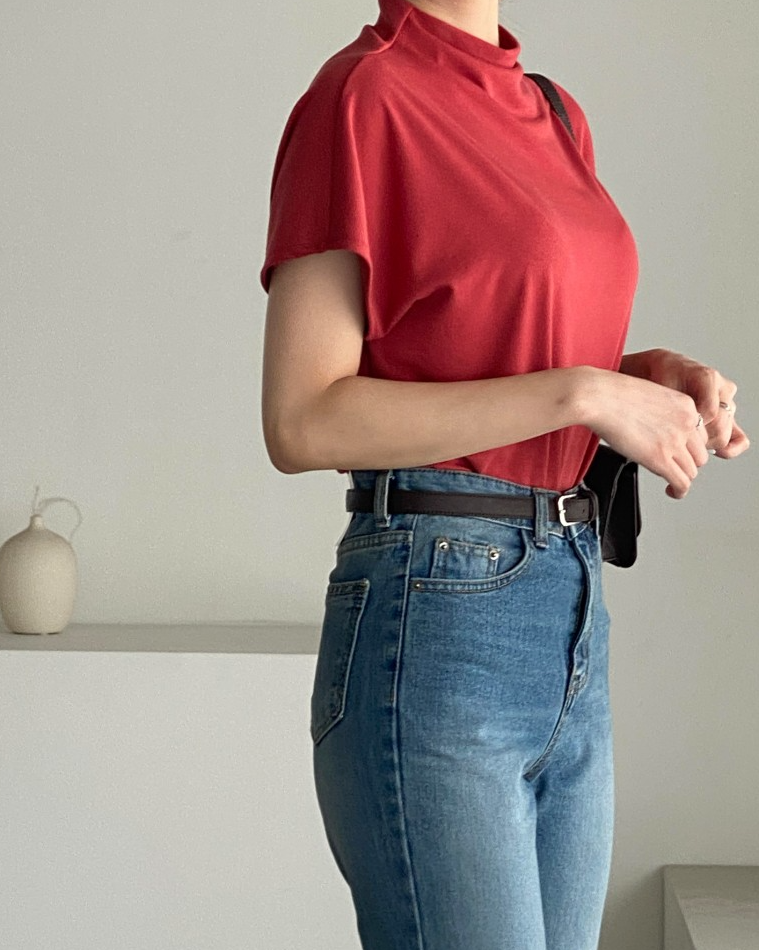 Bari half neck tee