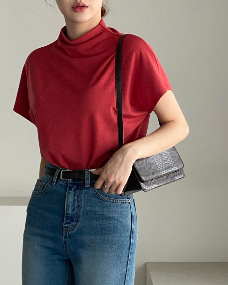 Bari half neck tee