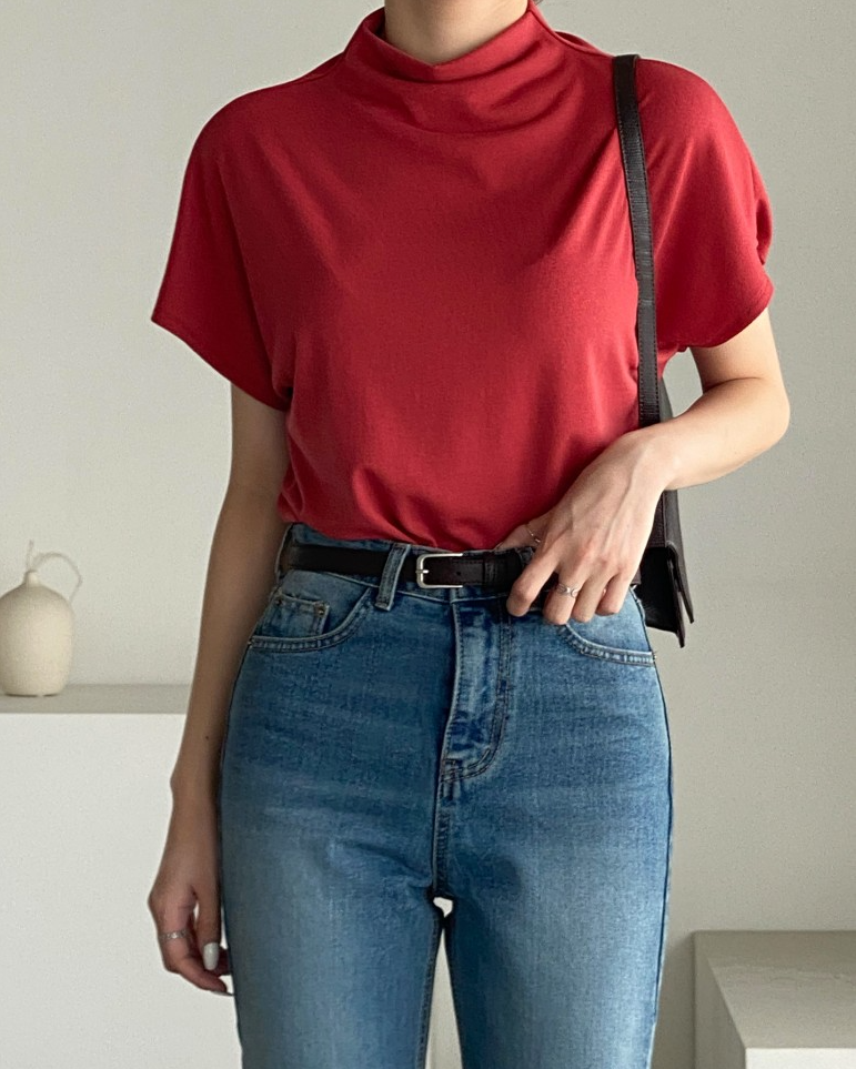 Bari half neck tee