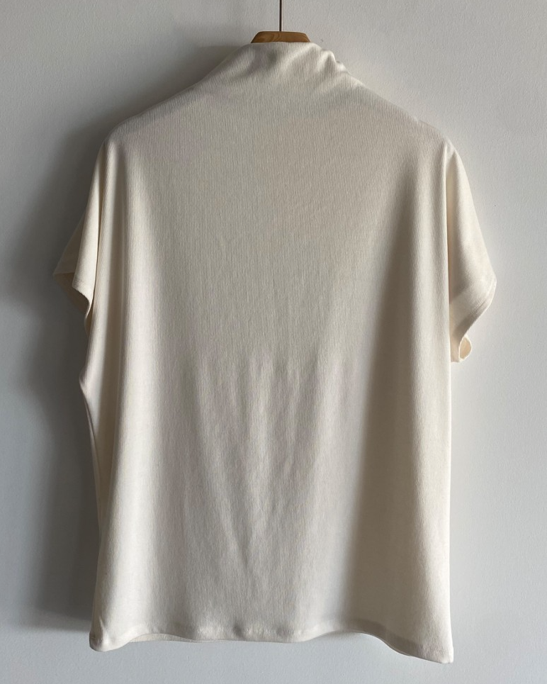 Bari half neck tee