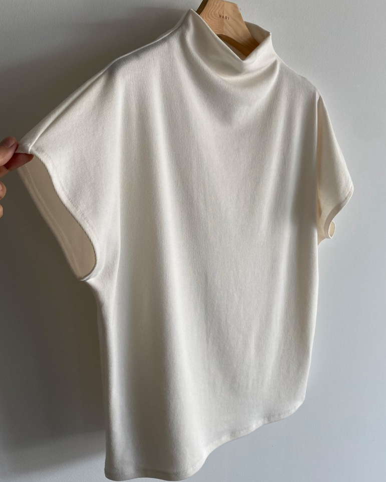 Bari half neck tee