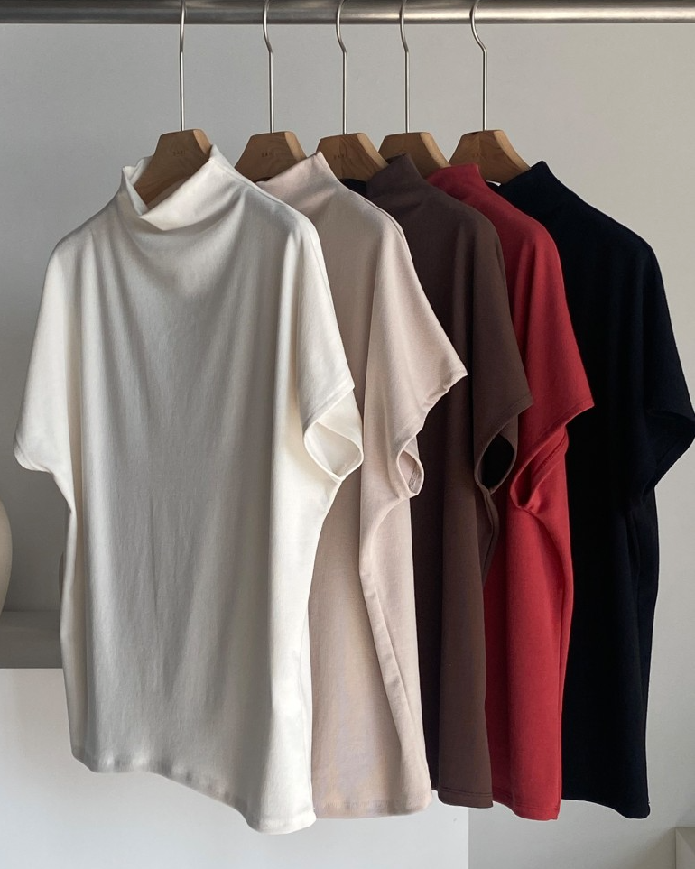 Bari half neck tee