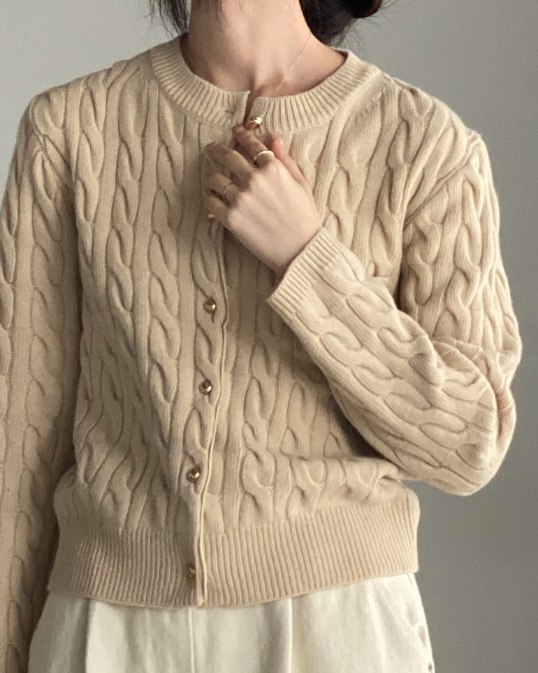 Cashmere cable-knit cardigan