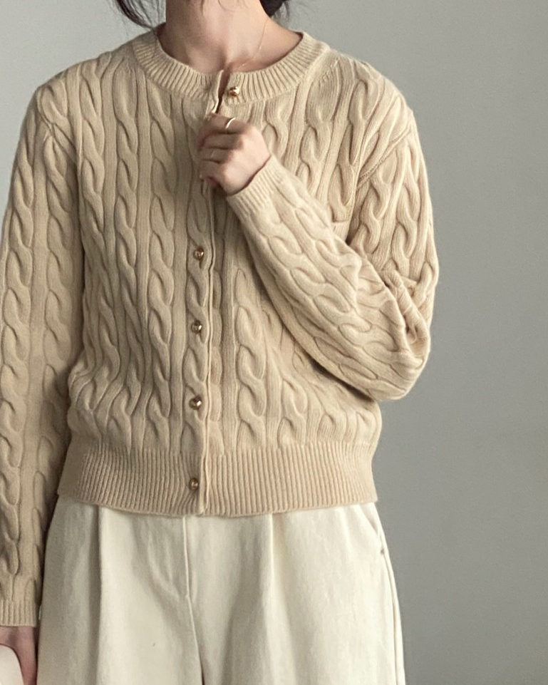 Cashmere cable-knit cardigan