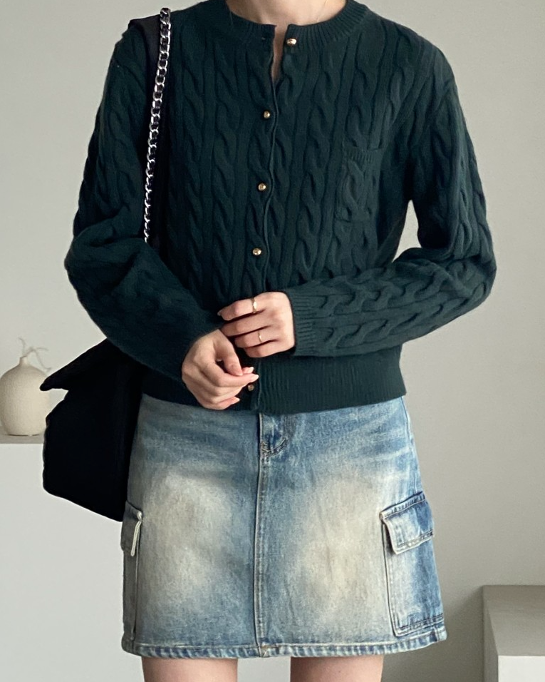 Cashmere cable-knit cardigan