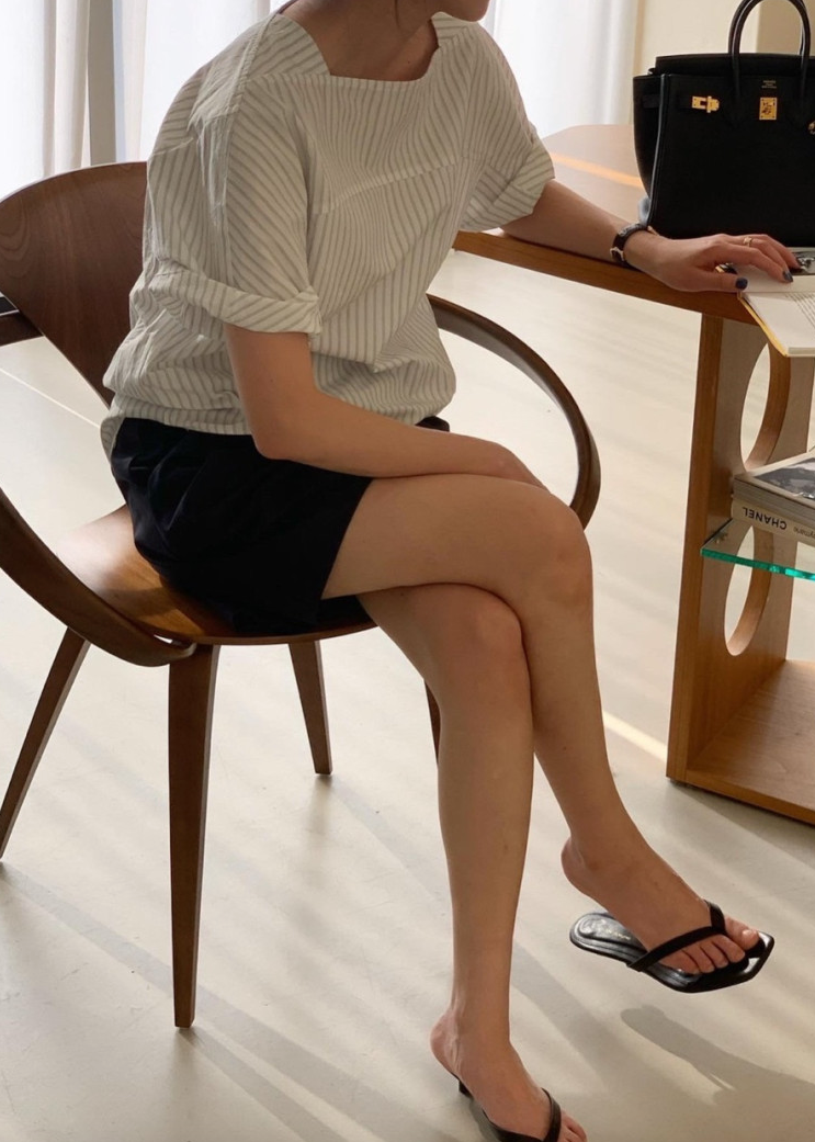 Seersucker boatneck blouse