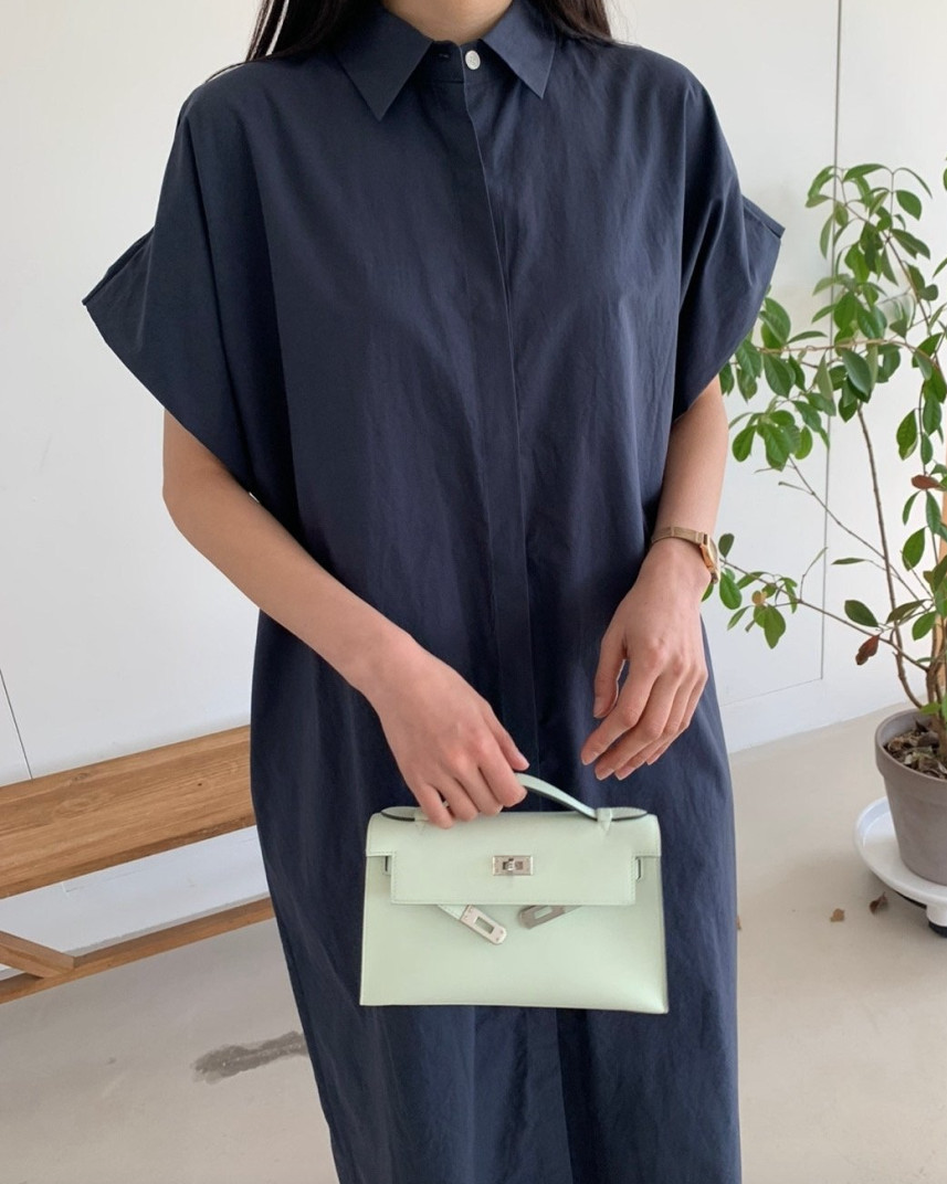 Half shirring sleeves dress