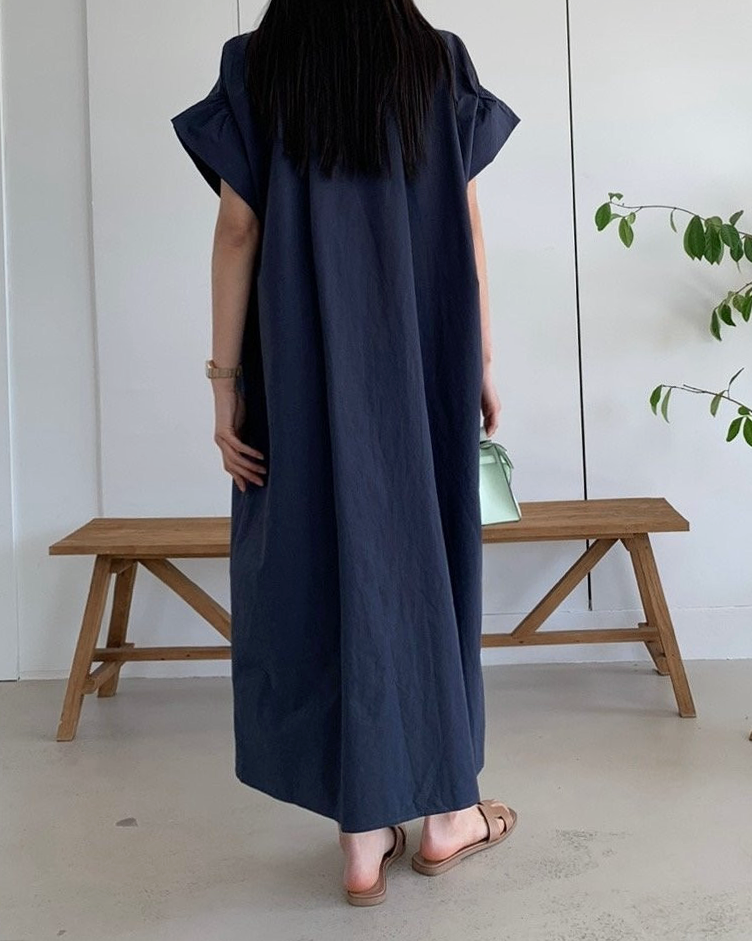 Half shirring sleeves dress
