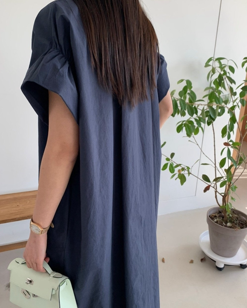 Half shirring sleeves dress