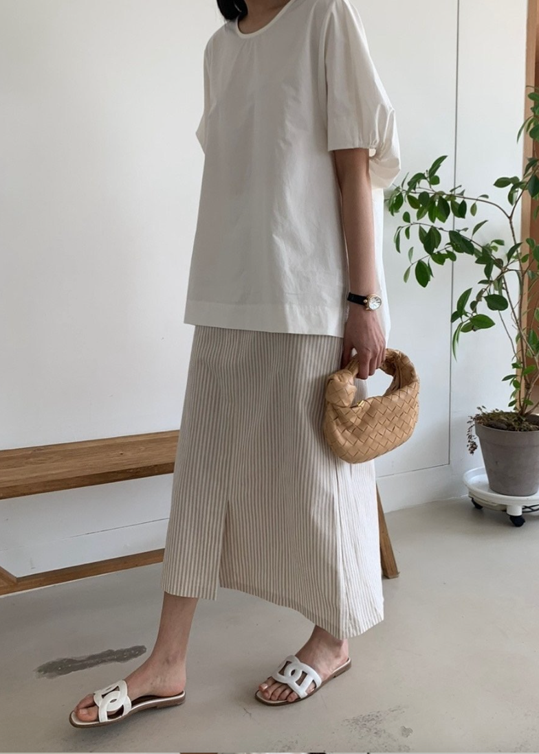 Over-fit balloon blouse
