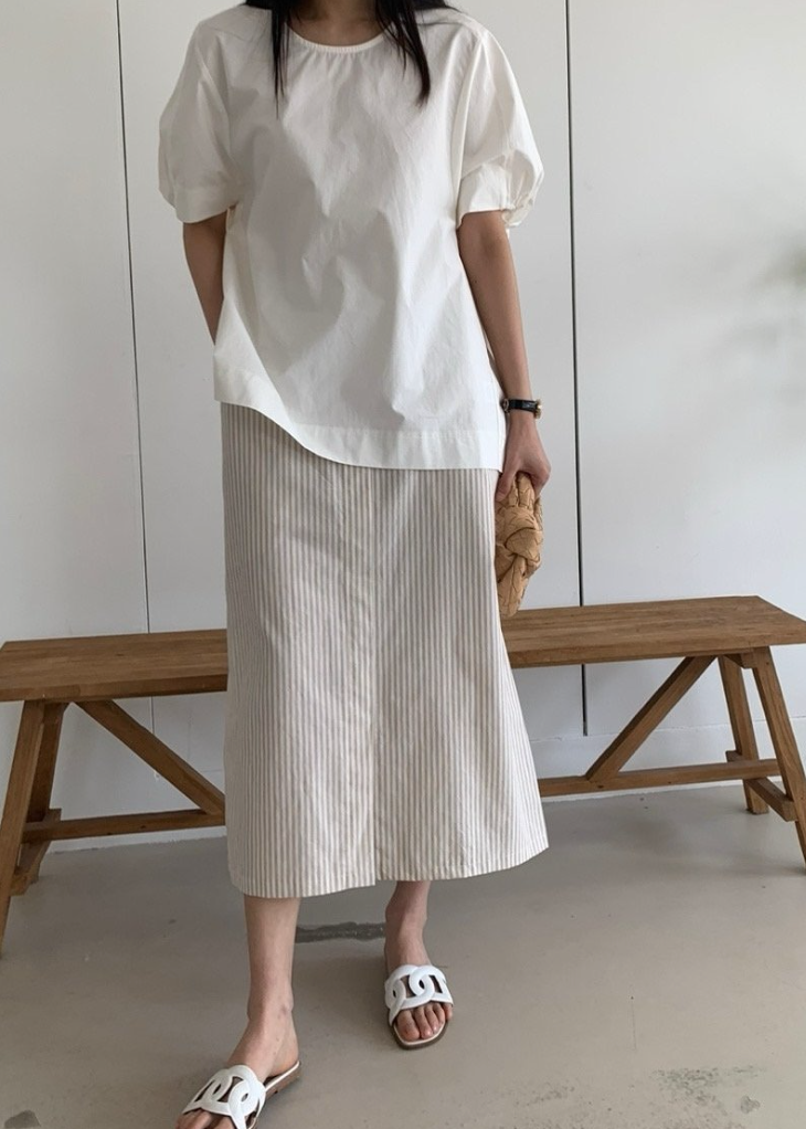 Over-fit balloon blouse