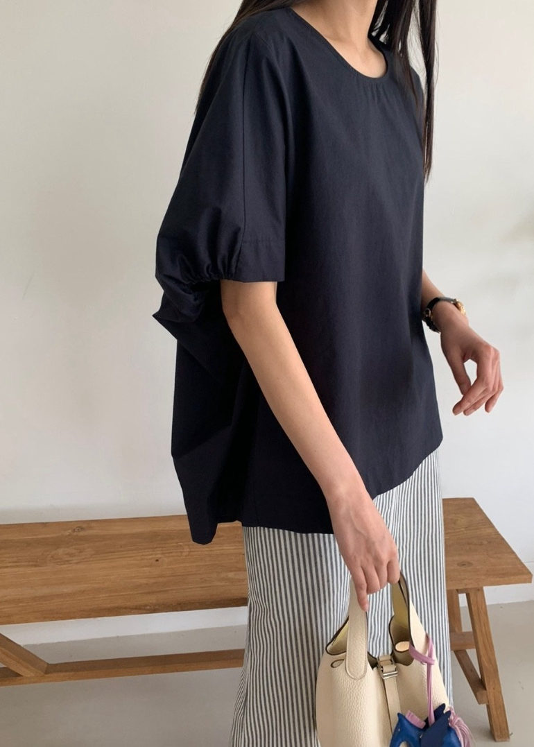 Over-fit balloon blouse
