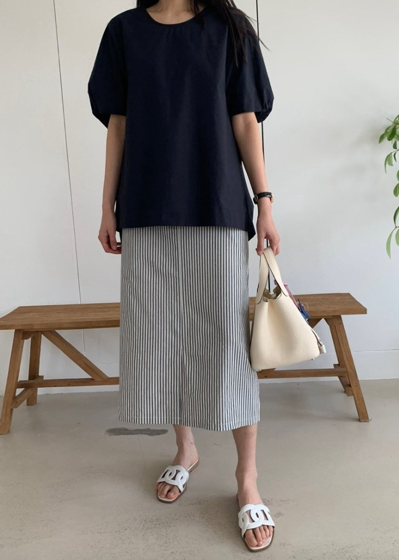 Over-fit balloon blouse