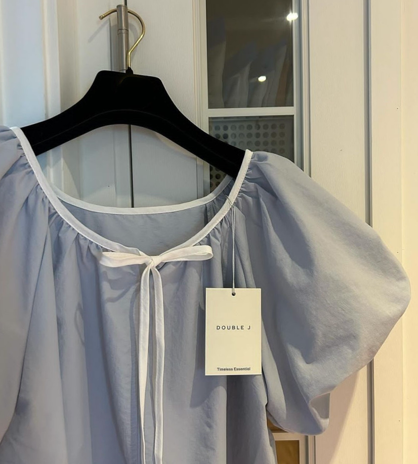 Ribbon puff blouse