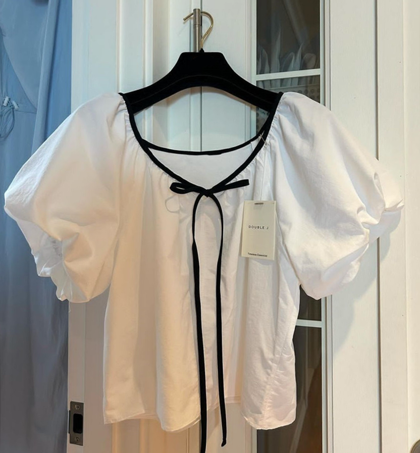 Ribbon puff blouse