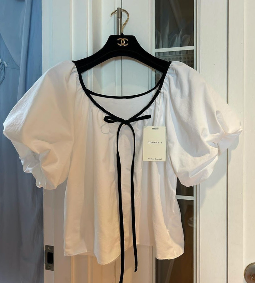 Ribbon puff blouse
