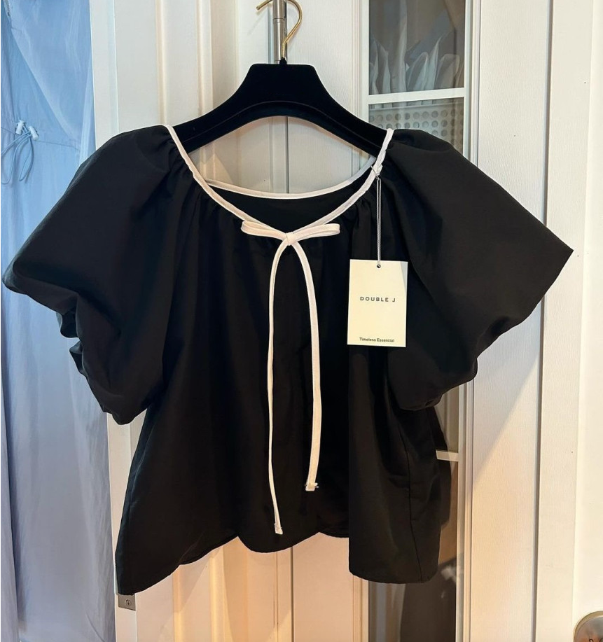 Ribbon puff blouse