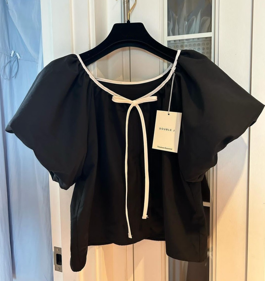 Ribbon puff blouse