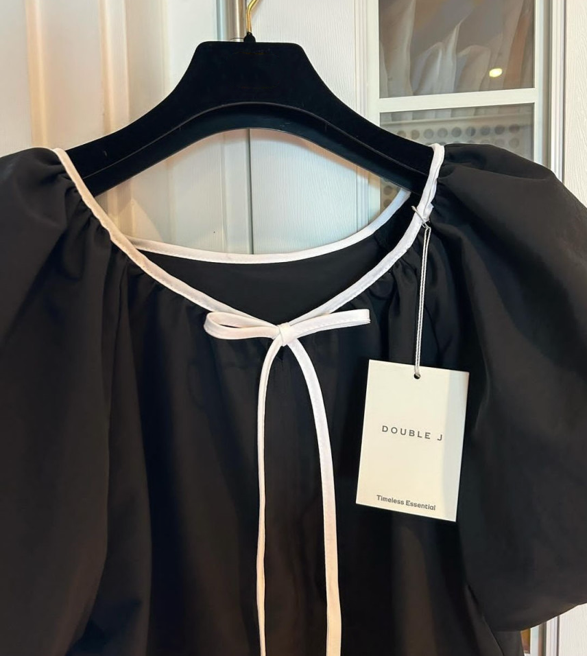 Ribbon puff blouse